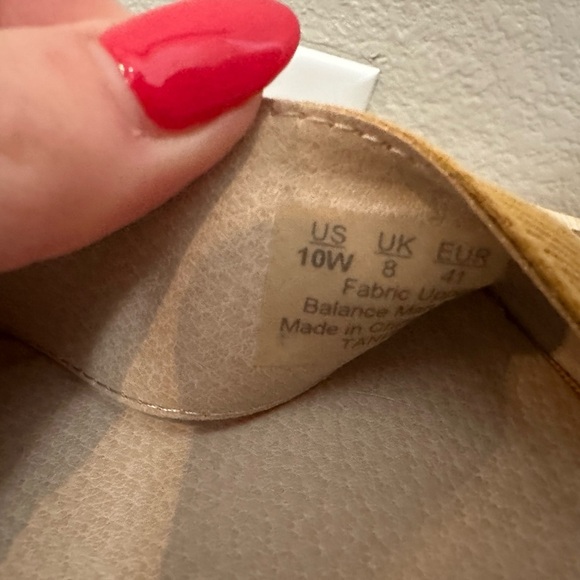 New Life Stride Yellow Wedge Sandals 10W - Picture 2 of 2